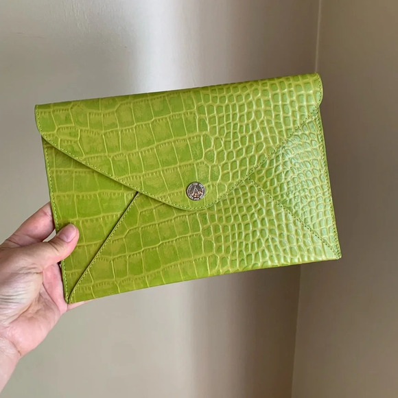 AUSLINI Envelope clutch. Green alligator crocodile leather purse bag